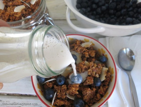 One crunchy bite is all it takes to become completely smitten with this grain free granola. Its cinnamony flavor and rich vanilla undertones is a delight!
