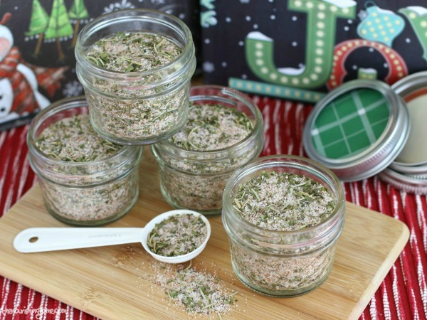This Season's Greetings Mason Jar Gift is a delicious savory all-purpose seasoning mix that's perfect for seasoning poultry, seafood and veggies.